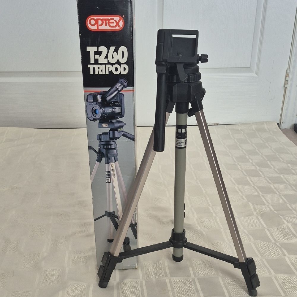 T-260 Tripod - Black and Gray